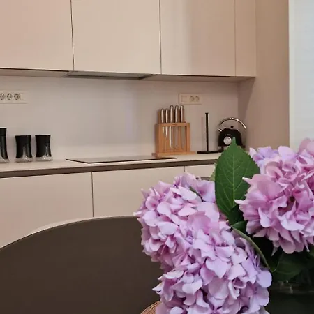 Nobile With Private Parking