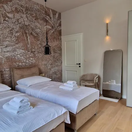 Nobile With Private Parking *