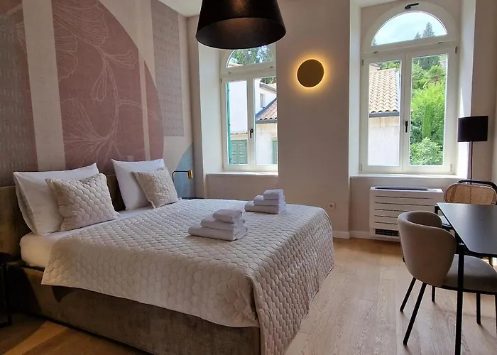 Luxury Nobile With Private Parking Apartamento