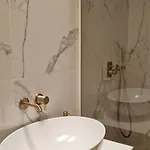 Luxury Nobile With Private Parking דירה