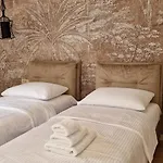 Luxury Nobile With Private Parking דירה *