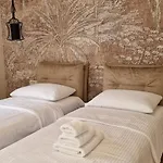 Luxury Nobile With Private Parking אופטיה