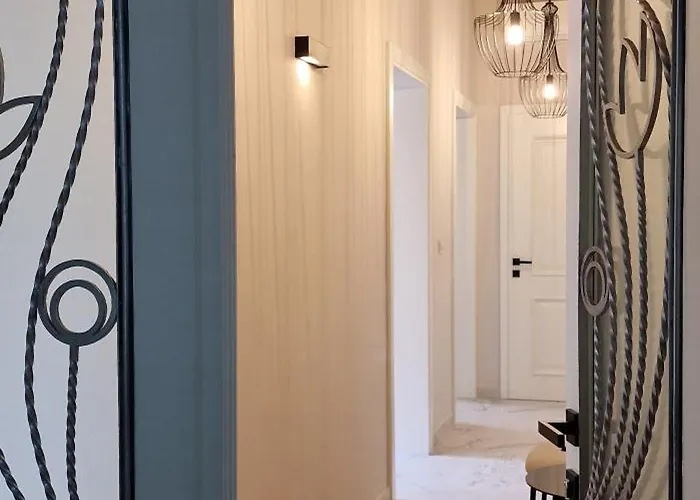 Luxury Nobile With Private Parking *