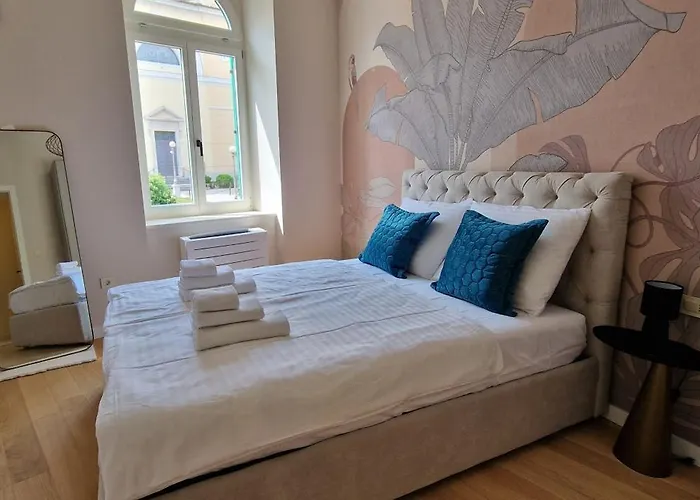 Luxury Nobile With Private Parking *